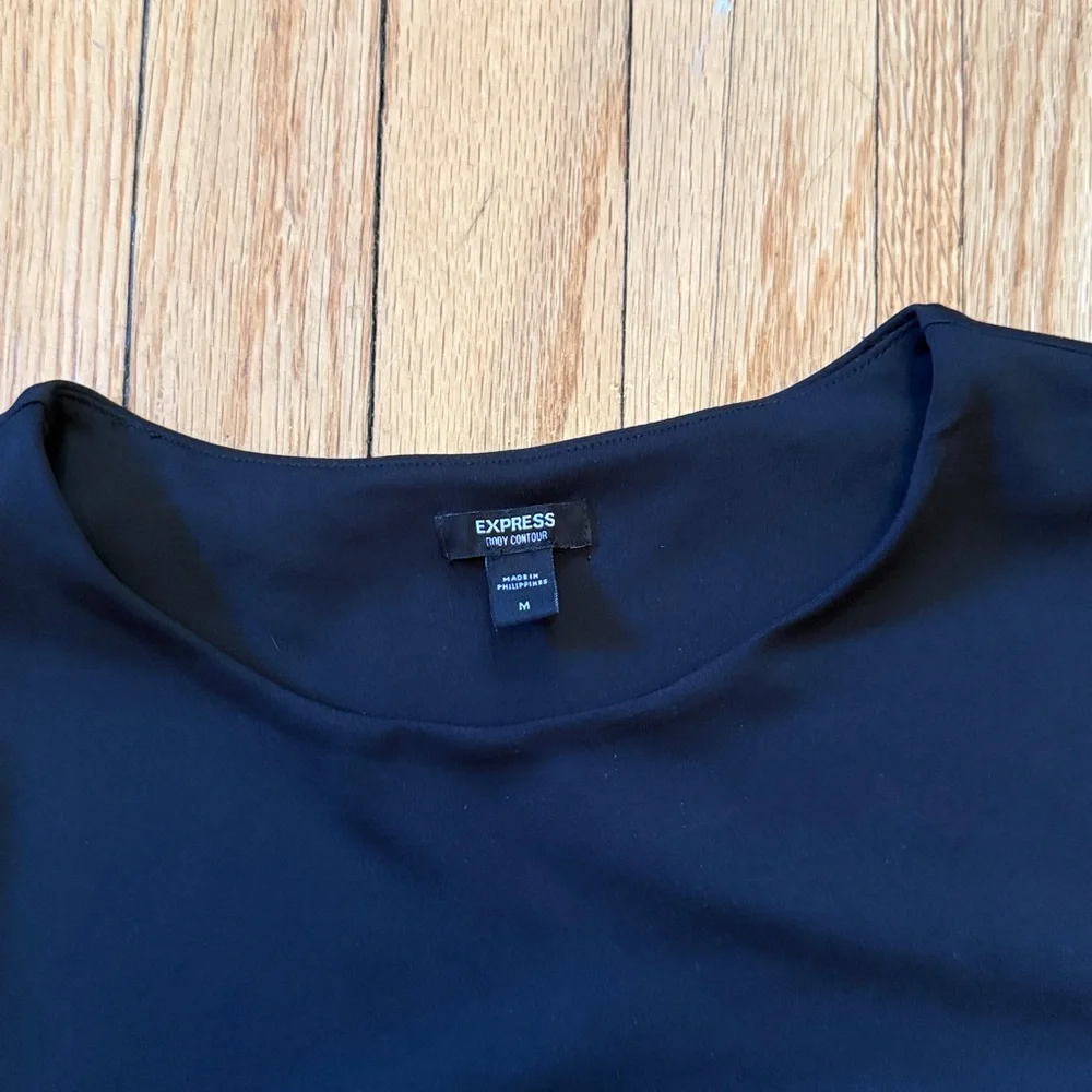 Body Contour High Compression Matte 90's Cropped Tee - black M - Picture 3 of 5